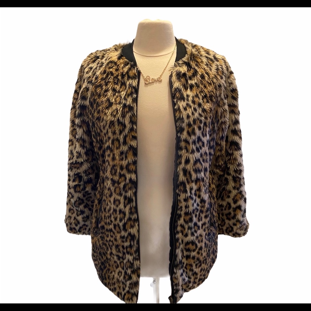 FINAL SALE!! Forever 21 faux fur coat.